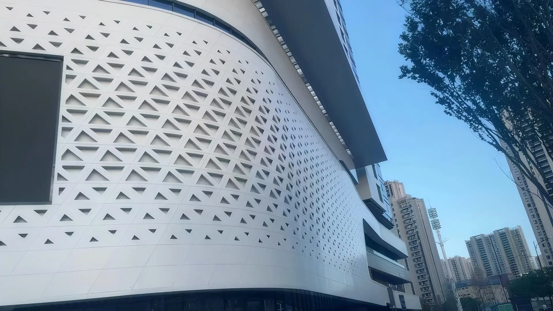 Triangular hole perforated aluminum panel for exterior wall, custom decorative metal cladding with sunshade and ventilation