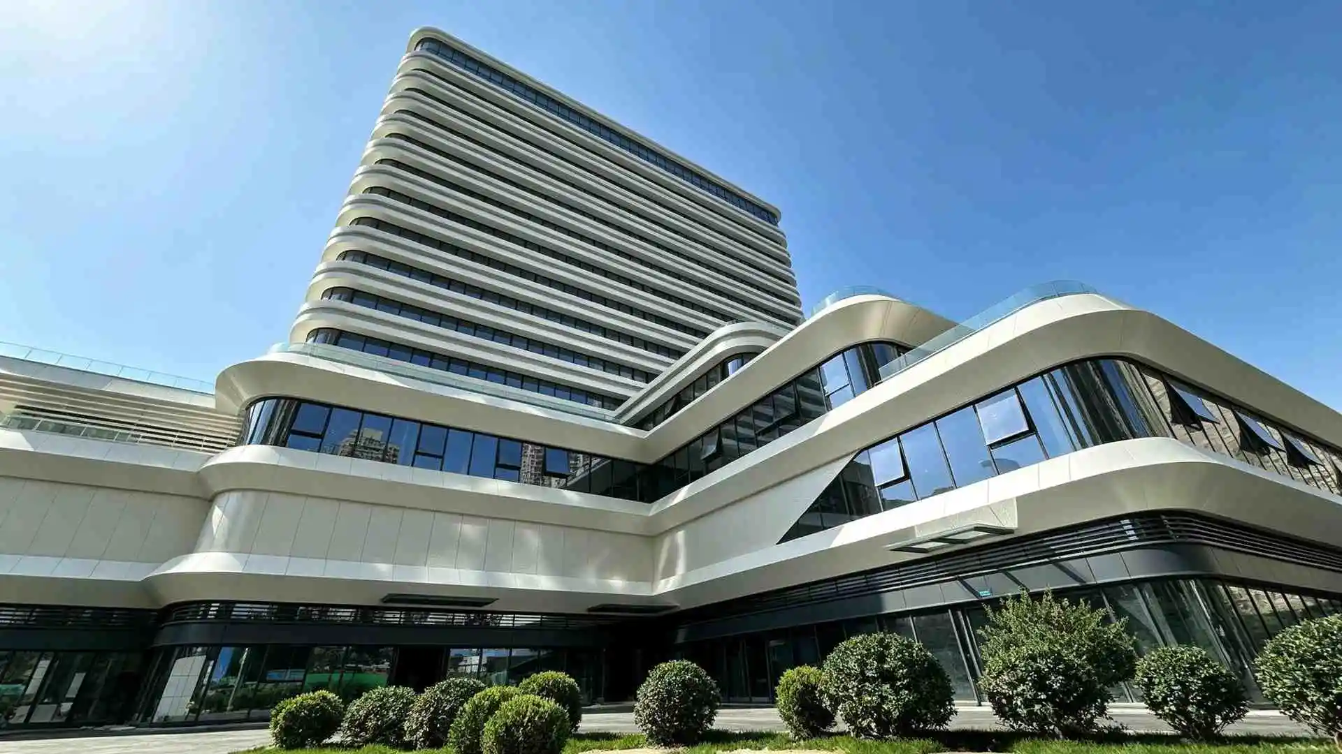 Aluminum alloy moulding for building facades, shopping mall, office building, airport and high-speed railway station