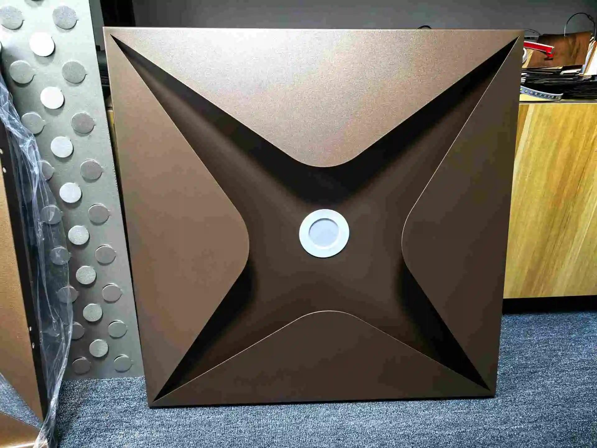 D petal aluminum ceiling sample display, customizable size, curvature and surface finish