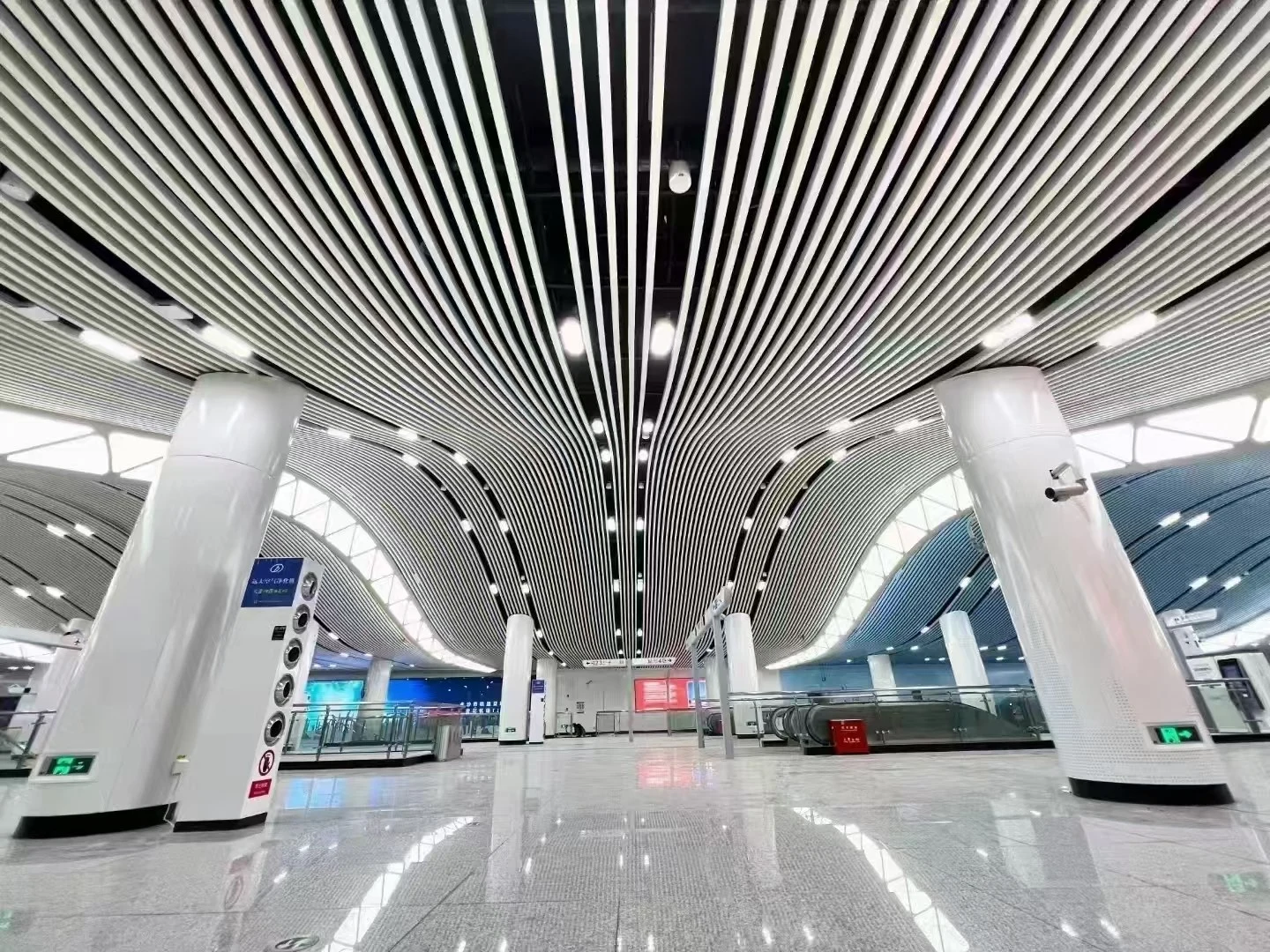 Curved custom decorative aluminum ceiling panels for airport terminal Curved custom decorative aluminum ceiling panels for airport terminal