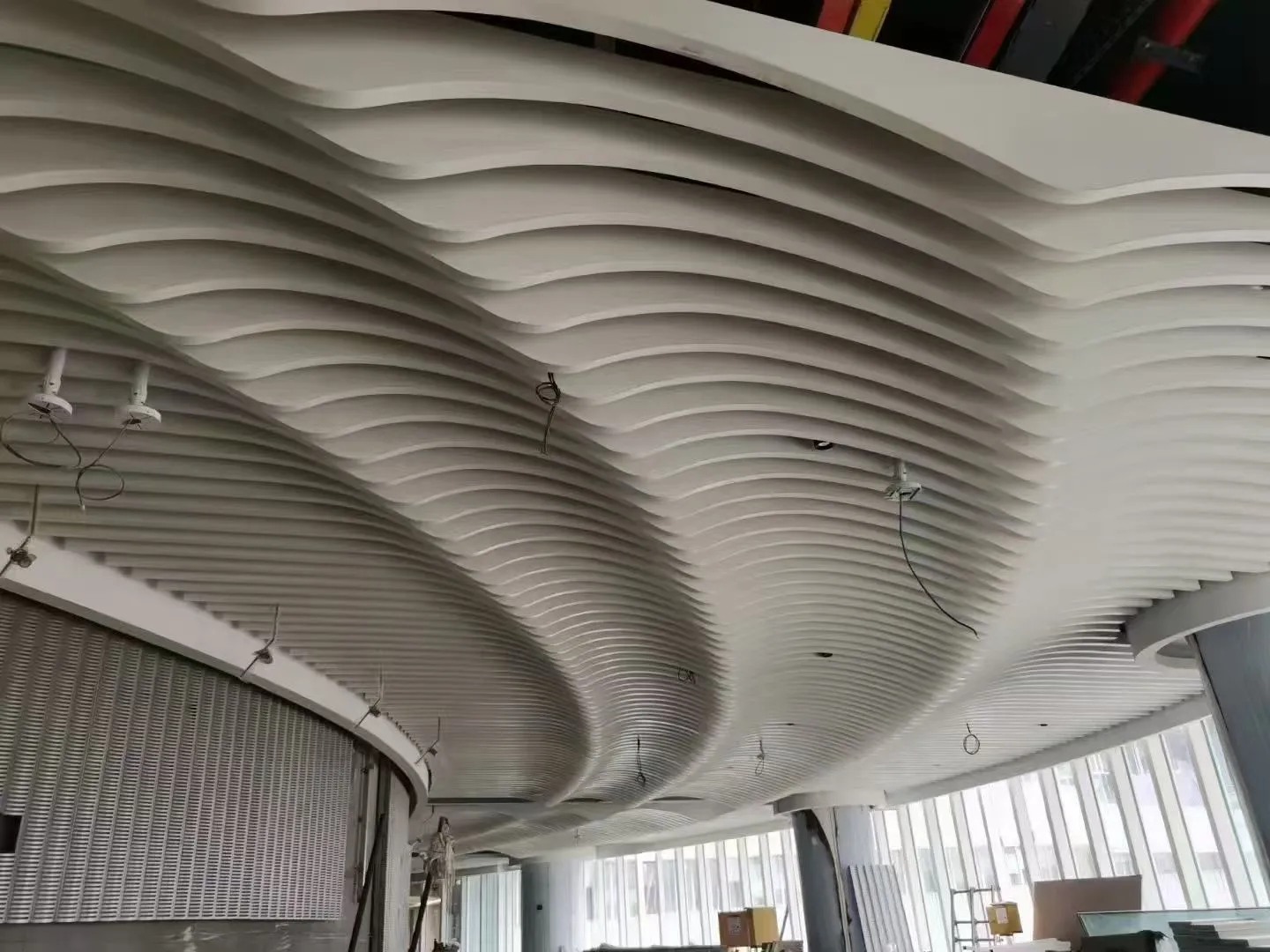 oil-resistant easy-to-clean aluminum baffle ceiling for restaurant catering space oil-resistant easy-to-clean aluminum baffle ceiling for restaurant catering space
