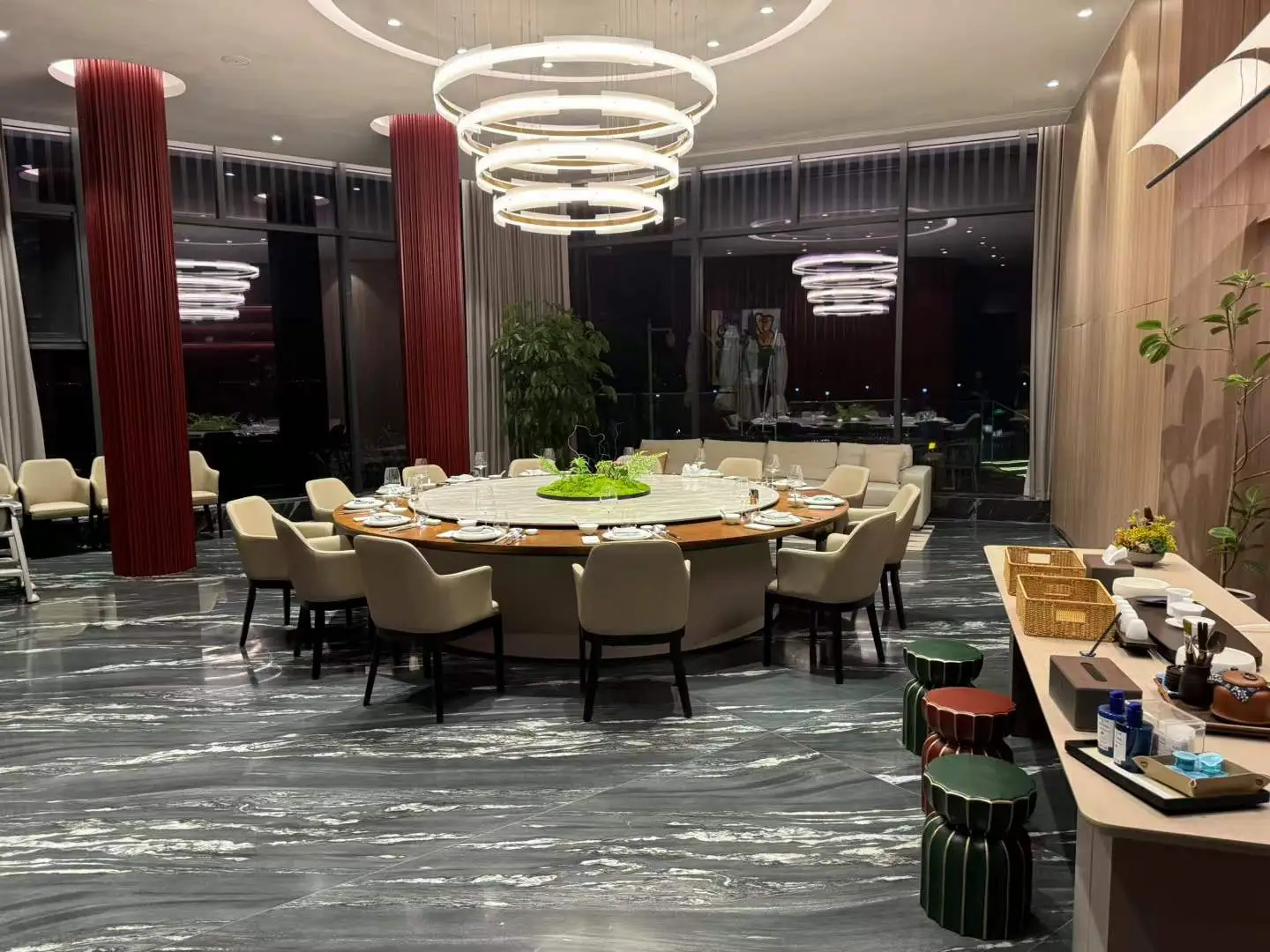 Installation of hidden corrugated aluminum panel, interlocking system Installation of hidden corrugated aluminum panel, interlocking system
