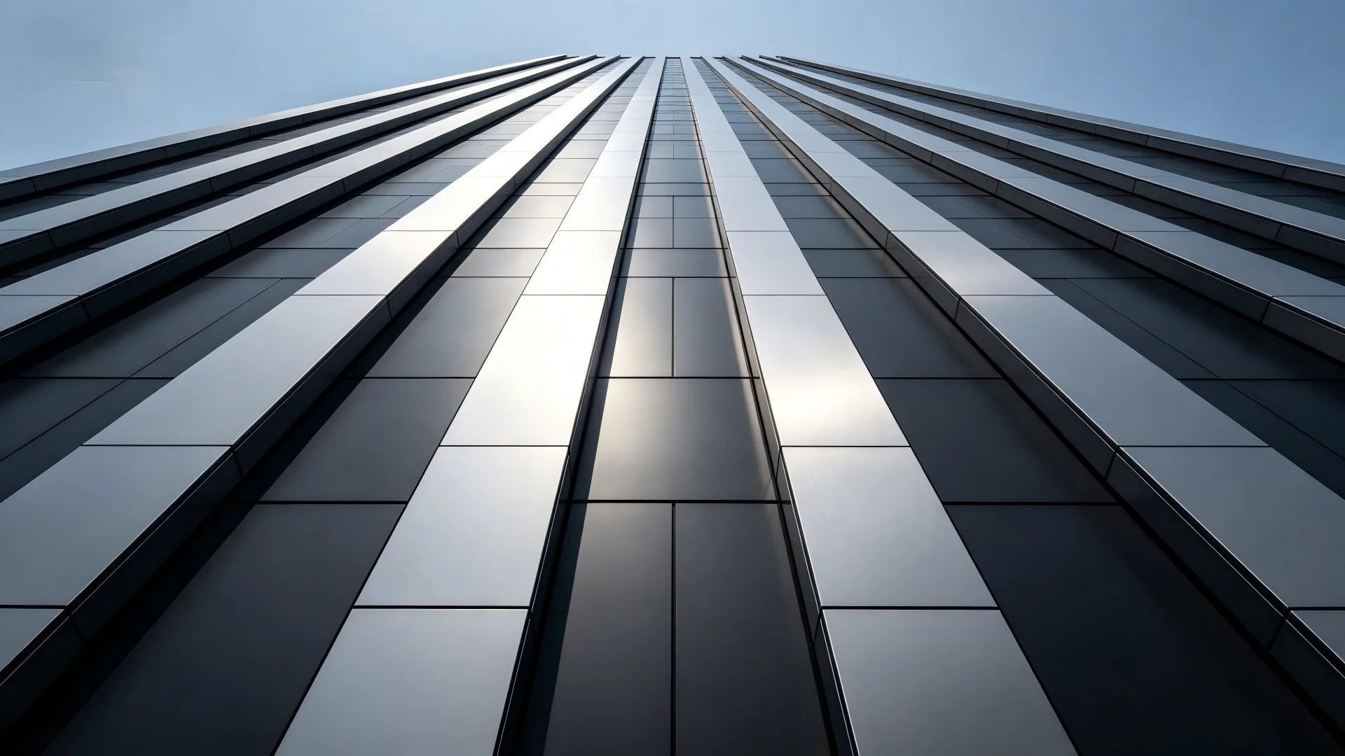 Aluminum honeycomb panels for the exterior walls of high-rise buildings provide sound insulation and heat preservation.