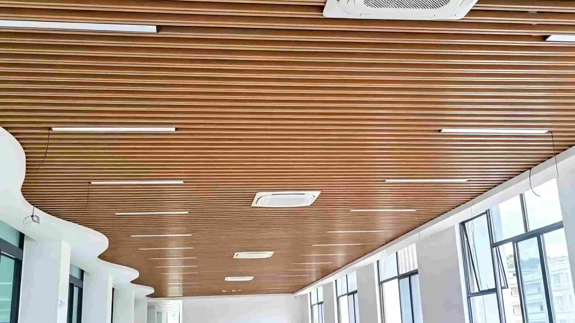 Wood Grain Aluminum Baffles Sound-Absorbing Ceiling