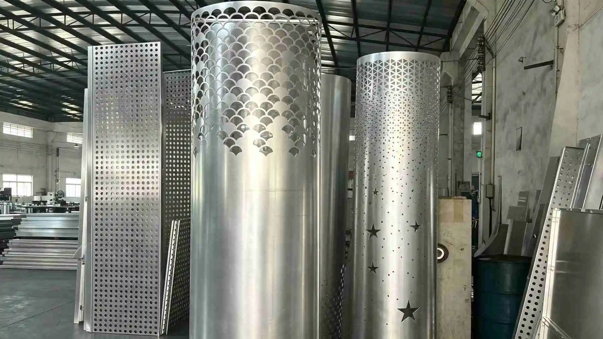 Different pattern perforated round aluminum column finished products in factory