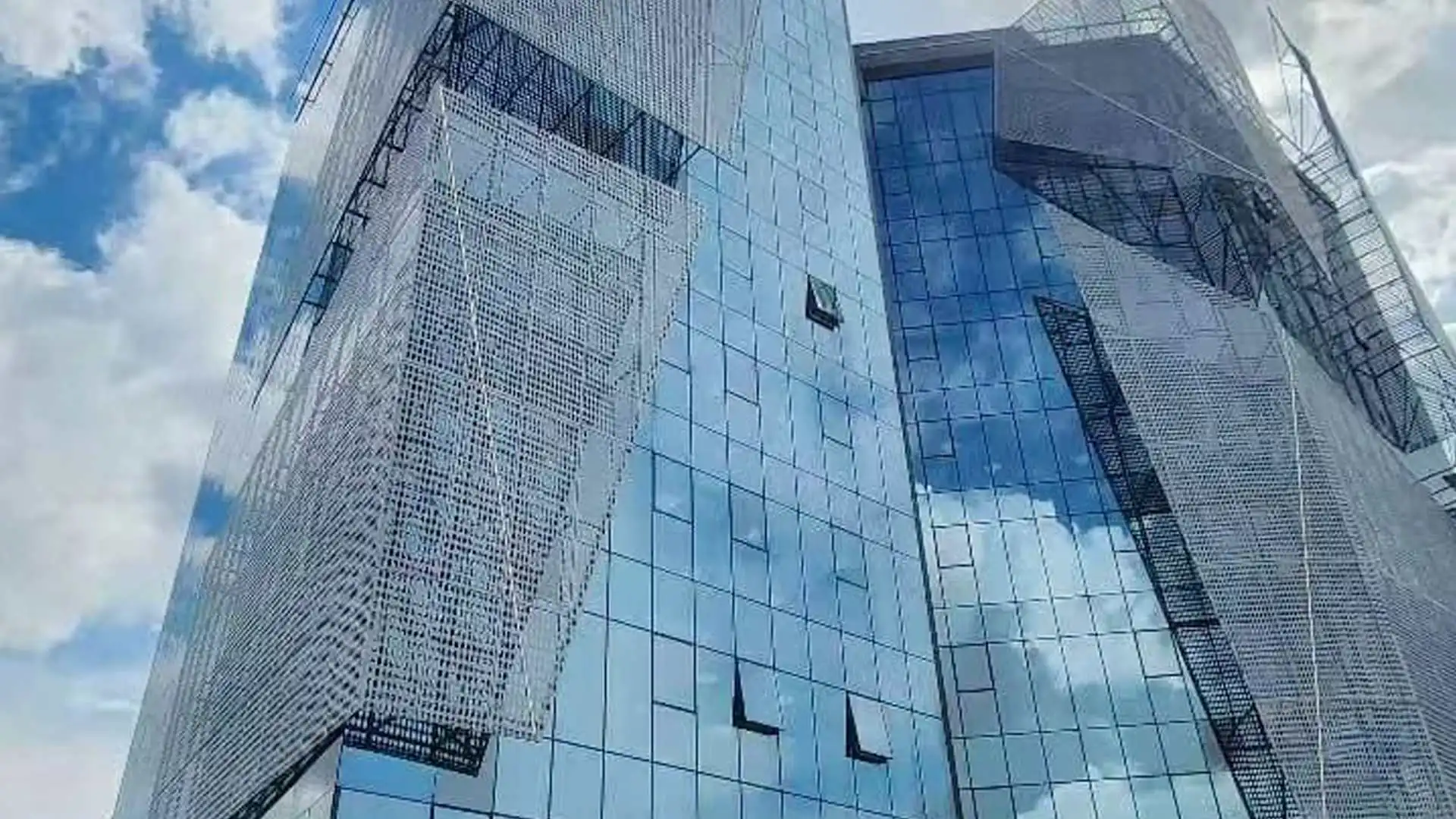 Tropical building double skin facade, outer perforated aluminum sun screen with 60% open area, inner glass curtain wall, PVDF coated aluminium cladding for exterior shading & decoration