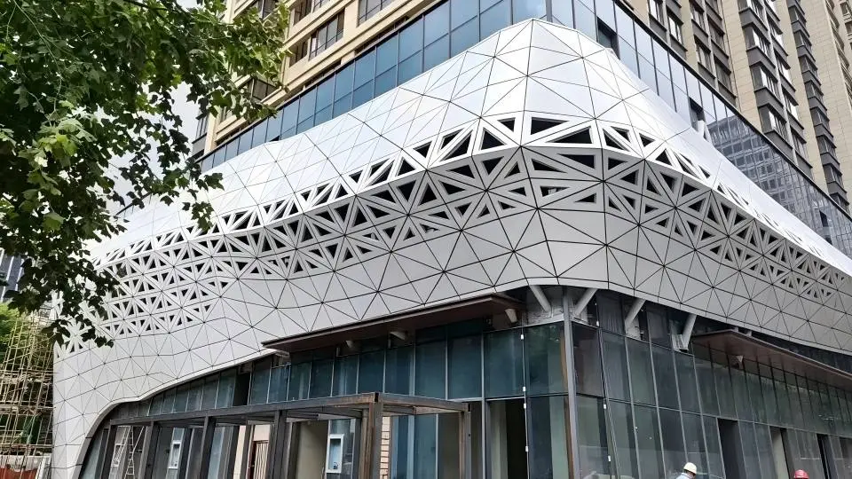 Custom shaped aluminum veneer for storefront entrance facade, curved & irregular aluminum single panel, powder coated / fluorocarbon coated architectural cladding for commercial building signage