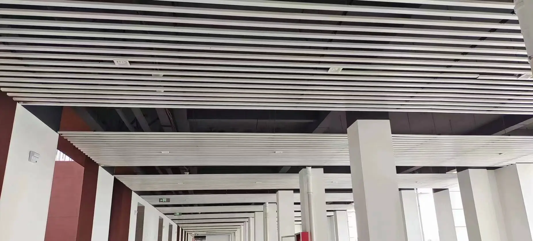 Thickness is also an important factor affecting the price of U‑shaped aluminum baffles