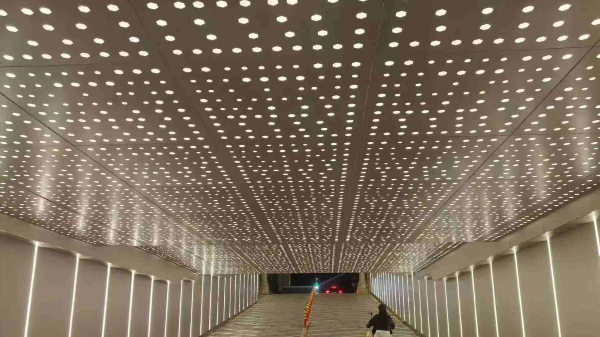 What Is Seamless Tight-Joint Aluminum Ceiling?